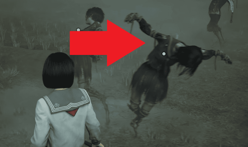 Die Vogelscheuche mit aufgesetztem Lächeln, die auf den Boden schaut, ihre Arme ausstreckt und ein Messer im Rücken hat.